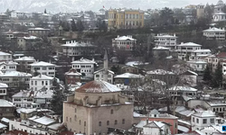 Tarihi konaklar kar altında kaldı...