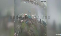 Tekneler havada uçuştu… Balıkçı son anda kurtuldu…