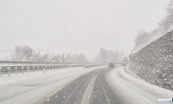 Zonguldak Ereğli Karayolu'nda kar bastırdı...