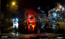 Halk otobüsünün motosiklete çarptığı kaza... 1 yaralı...