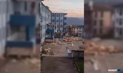 Şiddetli rüzgar lisenin çatısını uçurdu...