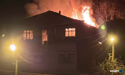 3 katlı müstakil ev yandı; 1 kişi dumandan etkilendi...
