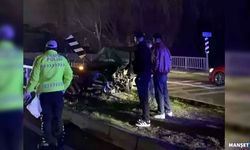 Cip köprü korkuluklarına çarptı…