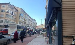 Karşıya geçmek isteyen yayaya Scooter çarptı...