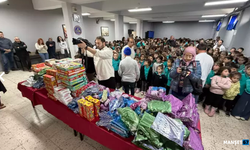 8 bin 50 öğrenciye oyuncak dağıtıldı...