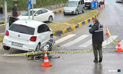Otomobille motosiklet kavşakta çarpıştı: 2'si ağır, 3 yaralı