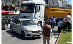 TIR otomobili sürükledi… Sürücü şoka girdi…