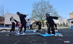 Meydanda pilates ve yoga yaptılar...