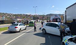 Kaza yapıp karşı şeride geçti... 1 kişi yaralandı...