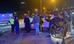 Otomobiller kafa kafaya çarpıştı.. Ortalık savaş alanı...