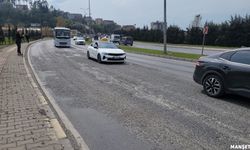 Yoldaki çukurlar sürücülere zorluk yaşatıyor...