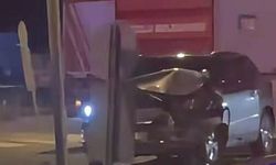 Kozlu'da feci kaza: Otomobil itfaiye aracına çarptı...