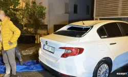 Şiddetli rüzgar çatıyı uçurdu… Araçlar hasar gördü…
