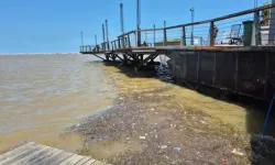 Şiddetli yağış sonrası denizin rengi değişti...