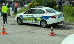 İlginç kaza... Tren polis aracına çarptı!