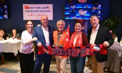 Katıldığı gecede Şemsi Durdu’ya Amerika’da plaket verildi…