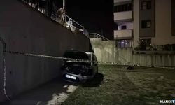 4 metre yükseklikten apartman bahçesine düştü...