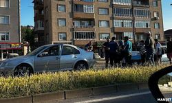 Yayaya yol verecekti… Kaza beraberinde geldi…