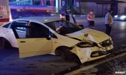 Feci kaza... Otomobil parçalara ayrıldı...