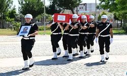 Hastalık nedeniyle hayatını kaybeden komiser toprağa verildi
