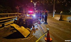 Feci kaza...Beton bariyere ve otomobile çarpıp takla attı...