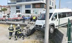 İşçi servisi ile otomobiller çarpıştı: 3 yaralı