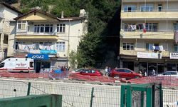 Dengesini kaybetti… Beton zemine düştü…