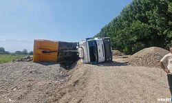 Kamyonu devirdi… Hastanelik oldu…