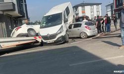 Feci kaza… Otomobil ve minibüs çarpıştı…