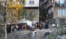 3 katlı bina çöktü… Enkaz altında kaldılar…
