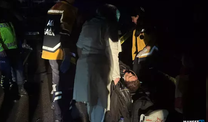 Minibüs, kamyon ile çarpıştı... Çok sayıda yaralı var...