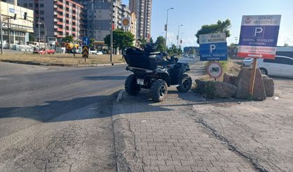 Kavşakta takla attı... Yaralılar var...