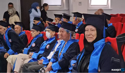 60 yaş üstü mezunlar kep attı...