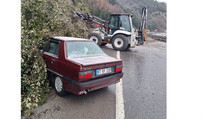 Alaplı - Ereğli yolunda korkutan heyelan...