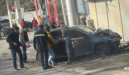 Yine aynı kavşak… Yine kaza… Yaralılar var…