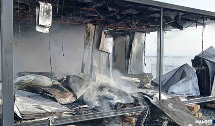 Parasını alamadı… Konteyneri ateşe verdi…