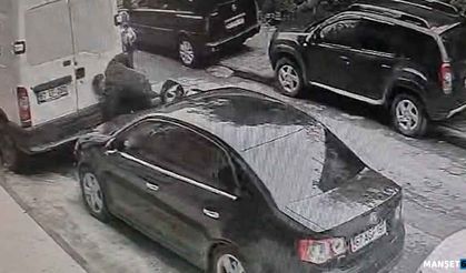 Kaza anı saniye saniye kameralara yansıdı…