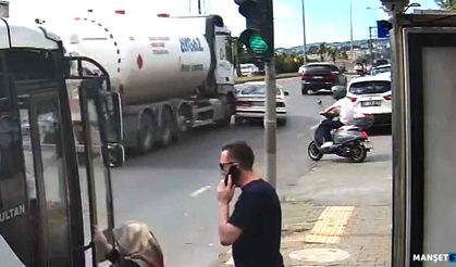 İşte o anlar... Feci kaza kamerada...