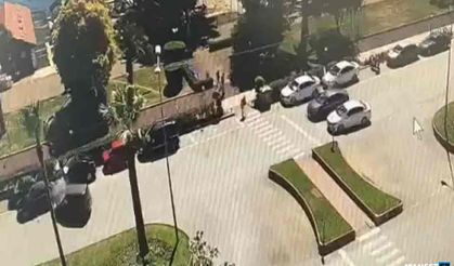 Gözünü yoldan ayırdı… Otomobile çarptı…