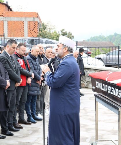Şehit annesi dualarla uğurlandı...