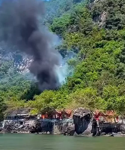 Turistik tesiste yangın... Kısa sürede büyüdü...