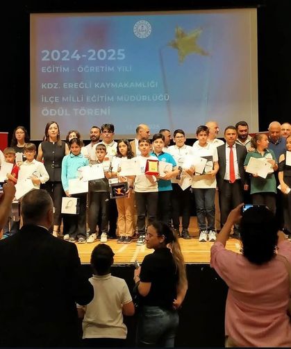 Yıldızlar Ödüllerini Alıyor Töreni Coşkuyla Gerçekleştirildi