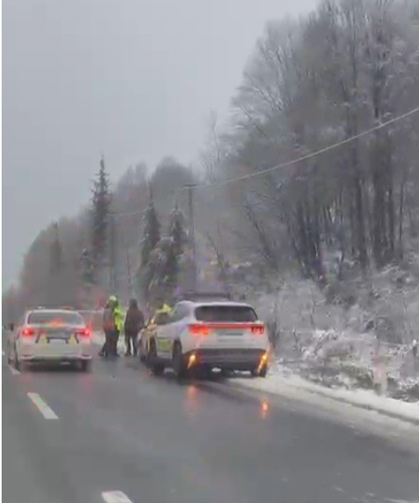 Yoğun kar yağışı kazaya neden oldu...
