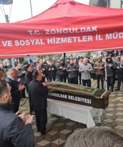 Aile ve Sosyal Hizmetler İl Müdürlüğü önünde acı veda...