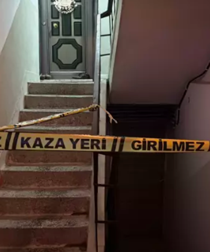 Merdiven boşluğunda ölü bulundu...