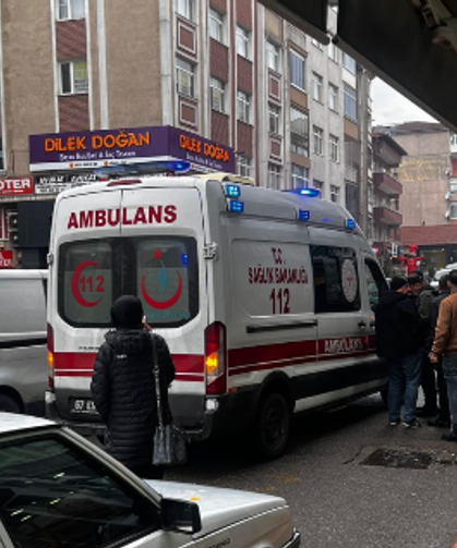 Motosiklet yayaya çarptı... Yaya hastaneye kaldırıldı...