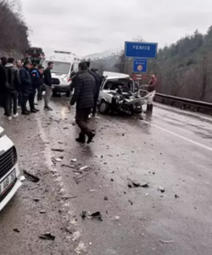 Kafa kafaya çarpıştılar... Çok sayıda yaralı var...