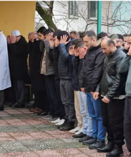 Kaçak ocakta ölen madenci, toprağa verildi...