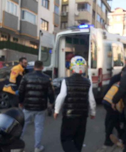 Motosiklet yayaya çarptı… Yaralılar var…