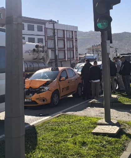 5 araçlı zincirleme kaza... Yaralılar var...